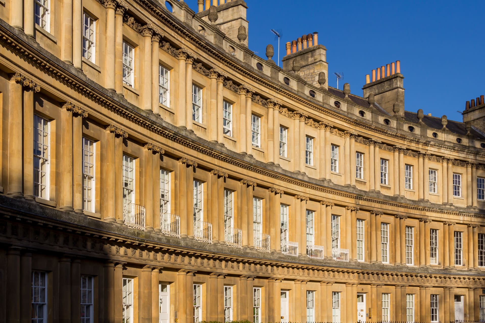 The curved Georgian facade of the Royal Crescent in Bath.